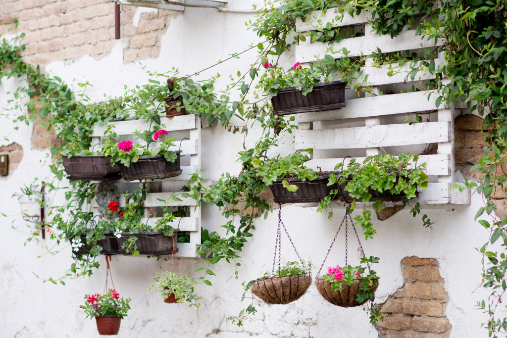Bahçe ve Balkon Dekorasyonu - DIY Kendin Yap Palet Raf